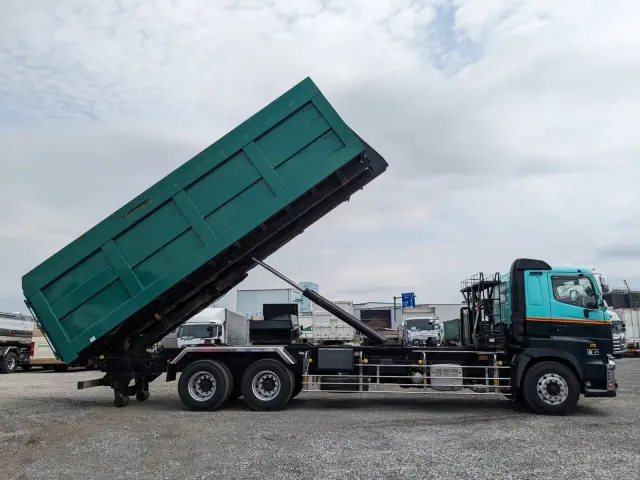 日野 プロフィア 2DG-FS1AHA(6x4)の写真33