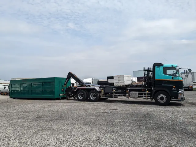 日野 プロフィア 2DG-FS1AHA(6x4)の写真40