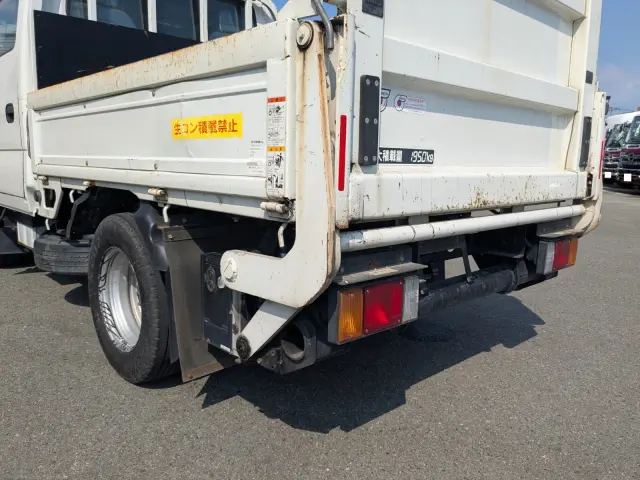 いすゞ エルフ 2RG-NJR88A(2WD)の写真5