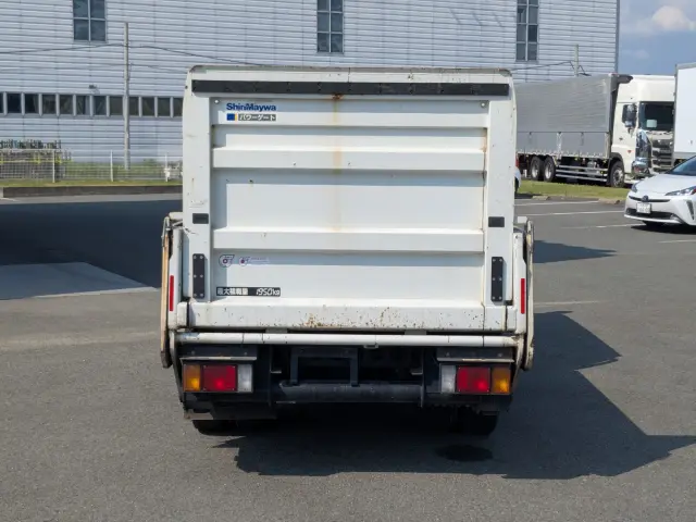 いすゞ エルフ 2RG-NJR88A(2WD)の写真7