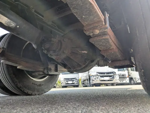 いすゞ エルフ 2RG-NJR88A(2WD)の写真10