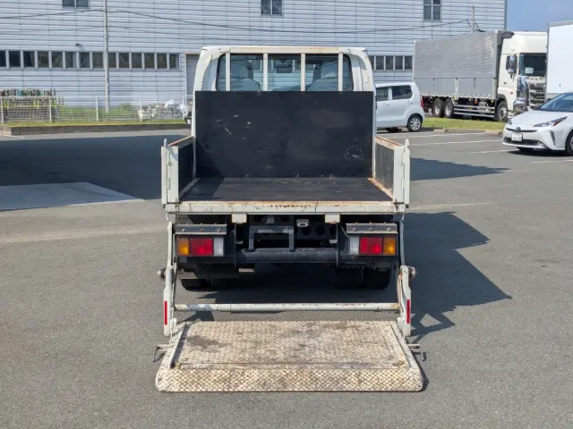 いすゞ エルフ 2RG-NJR88A(2WD)の写真22