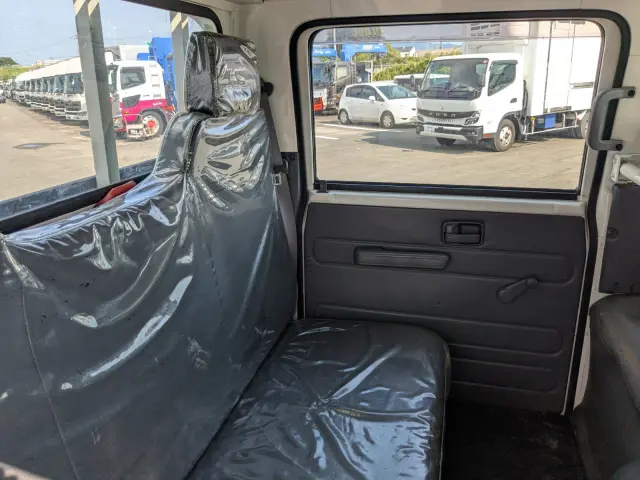 いすゞ エルフ 2RG-NJR88A(2WD)の写真33