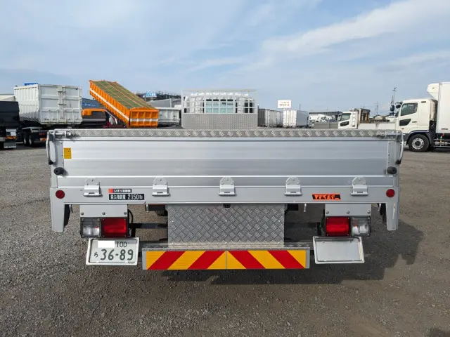 いすゞ フォワード 2RG-FRR90T2(2WD)の写真5