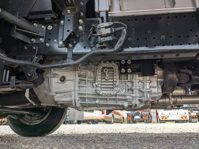いすゞ フォワード 2RG-FRR90T2(2WD)の写真19