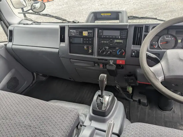 いすゞ エルフ 2RG-NPR88AN(2WD)の写真26