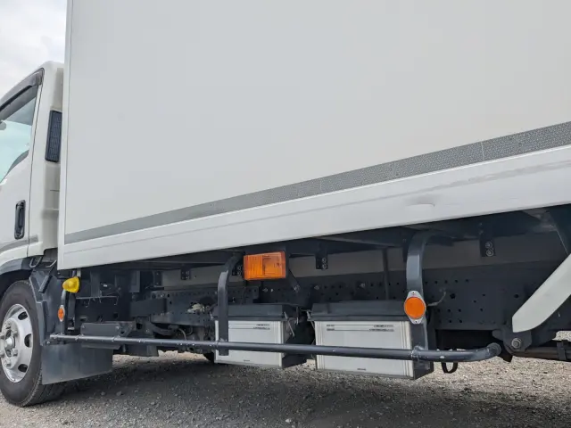 いすゞ エルフ 2RG-NPR88AN(2WD)の写真31