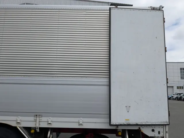 UD クオン 2PG-CD5CA(6x2)の写真9
