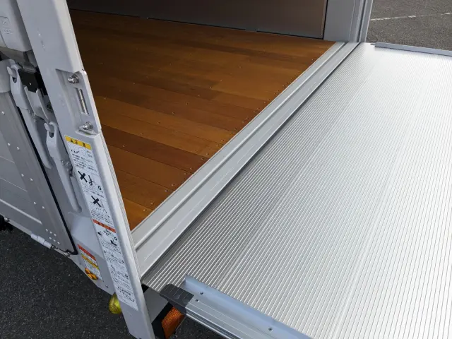 三菱 ファイター 2KG-FK65F(2WD)の写真11