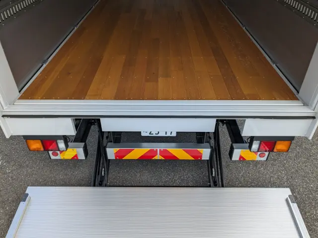 三菱 ファイター 2KG-FK65F(2WD)の写真12