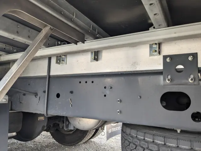 UD コンドル 2RG-BRR90T4(2WD)の写真29