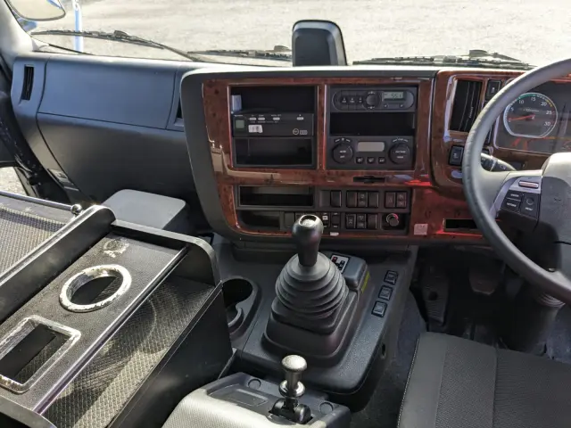 いすゞ ギガ 2PG-CYJ77Cの写真26