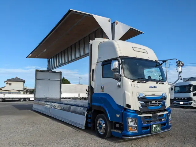 いすゞ ギガ 2PG-CYJ77Cの写真36