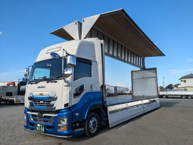 いすゞ ギガ 2PG-CYJ77Cの写真38