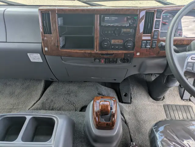 いすゞ フォワード 2RG-FRR90T2(2WD)の写真28
