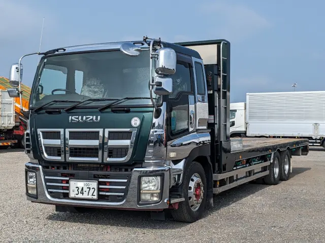 いすゞ ギガ QKG-CYZ77AJ(6x4)の写真1
