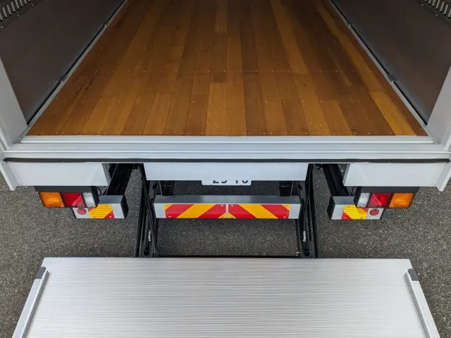 三菱 ファイター 2KG-FK65F(2WD)の写真10