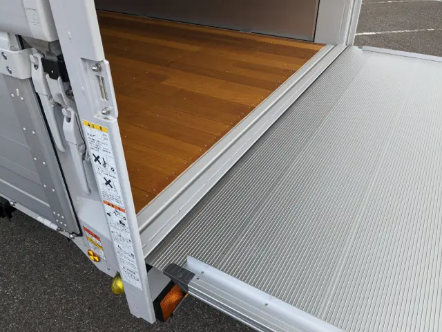 三菱 ファイター 2KG-FK65F(2WD)の写真30