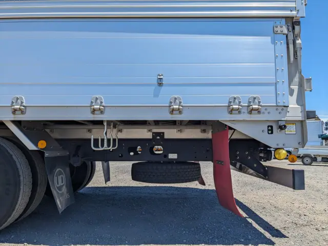 UD コンドル 2RG-BRR90S2(2WD)の写真21