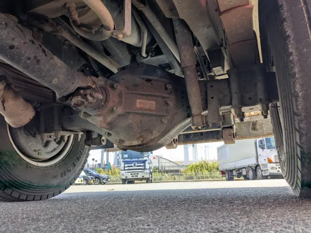 いすゞ エルフ 2PG-NPR88YN(2WD)の写真10