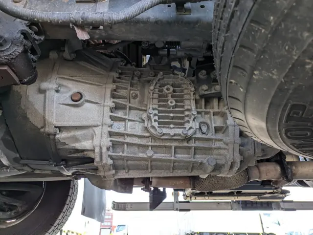 UD コンドル 2RG-BRR90T2(2WD)の写真31