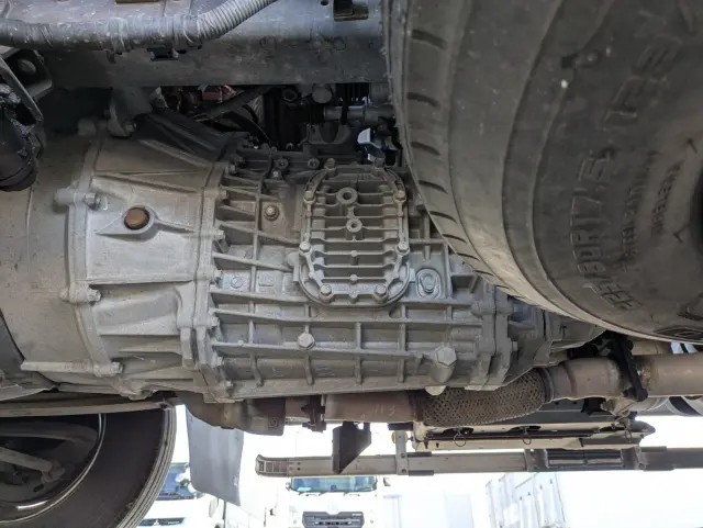 UD コンドル 2RG-BRR90T2(2WD)の写真35