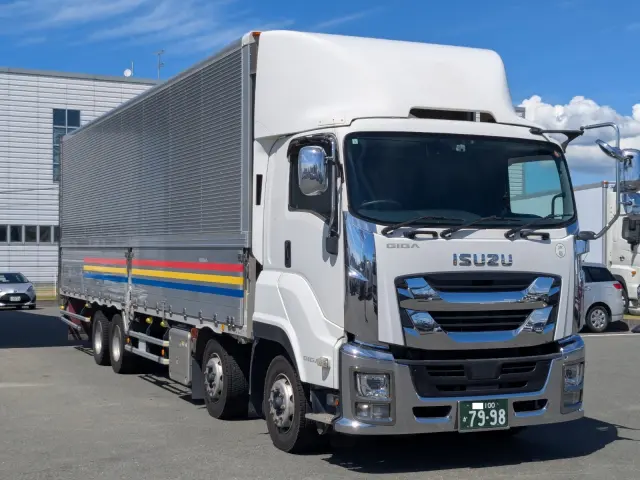 いすゞ ギガ 2PG-CYJ77C(8x4)の写真2