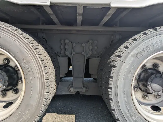 いすゞ ギガ 2PG-CYJ77C(8x4)の写真11