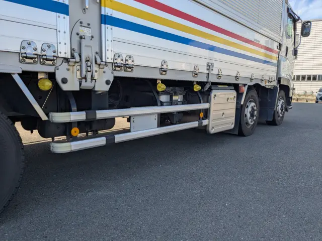 いすゞ ギガ 2PG-CYJ77C(8x4)の写真16