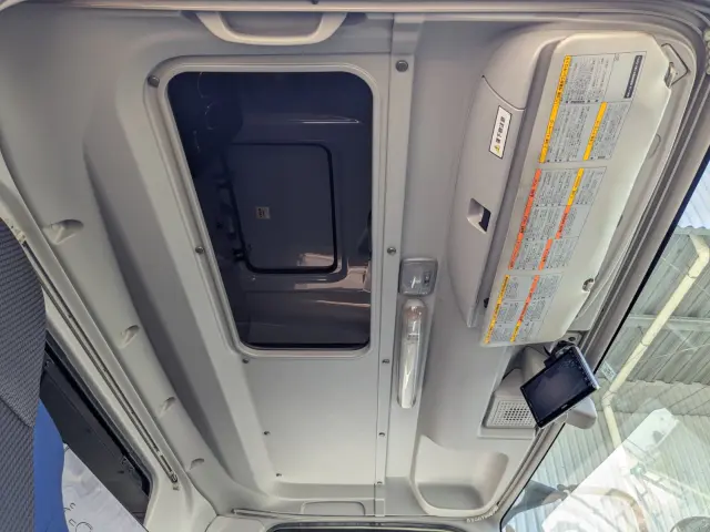 いすゞ ギガ QPG-CYJ77B(8x4)の写真24