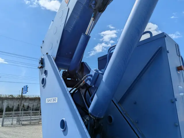 いすゞ エルフ SKG-NKR85YN(2WD)の写真18