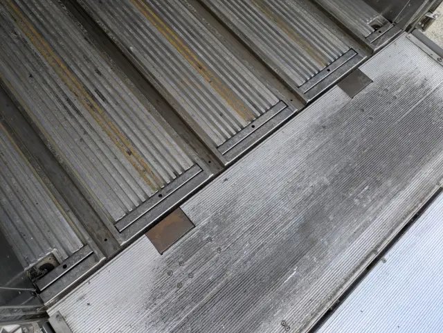 日野 プロフィア 2DG-FW1AHC(8x4)の写真18