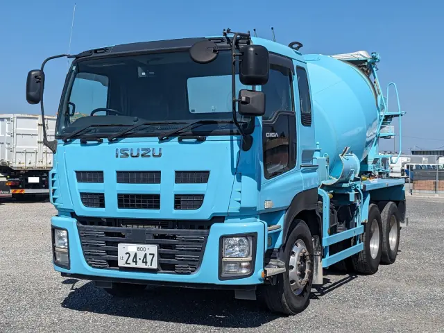 いすゞ ギガ QKG-CXZ77AT(6x4)の写真1
