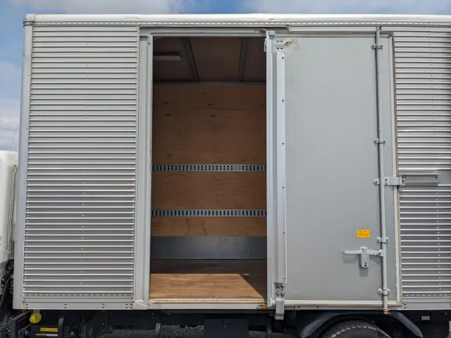 三菱 キャンター TPG-FEA50(2WD)の写真32