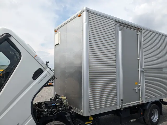 三菱 キャンター TPG-FEA50(2WD)の写真41