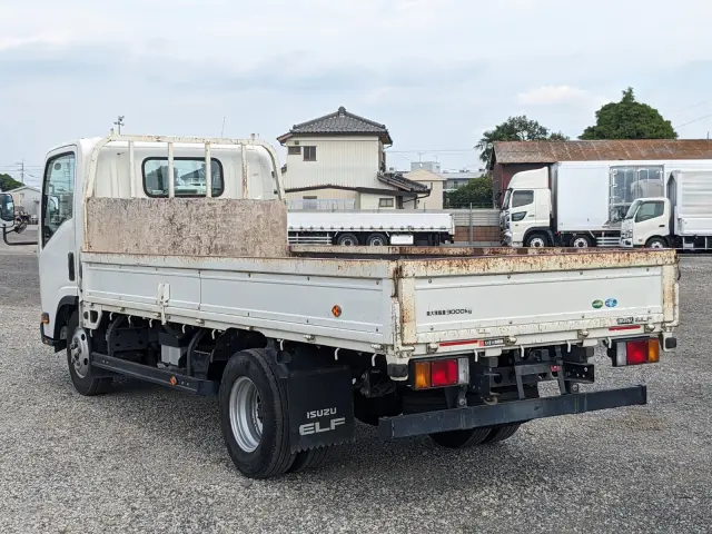 いすゞ エルフ 2RG-NMR88AR(2WD)の写真3