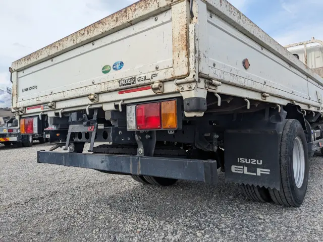 いすゞ エルフ 2RG-NMR88AR(2WD)の写真6