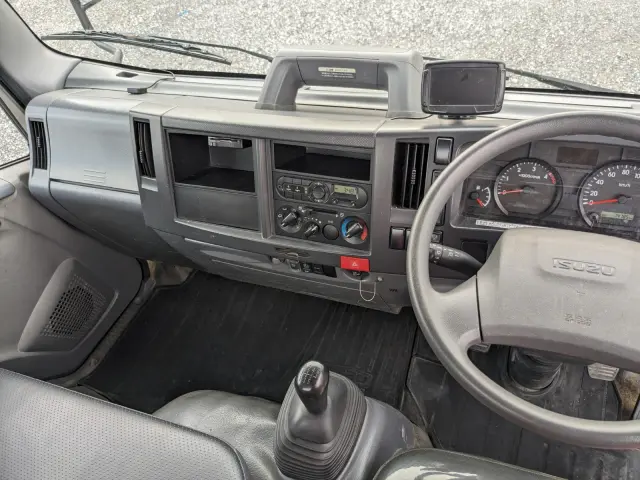 いすゞ エルフ 2RG-NMR88AR(2WD)の写真27