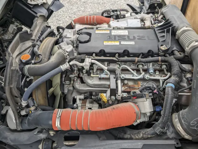 いすゞ エルフ 2RG-NMR88AR(2WD)の写真32