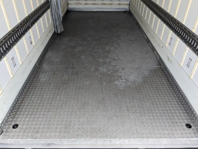 いすゞ エルフ TPG-NPR85AN(2WD)の写真16