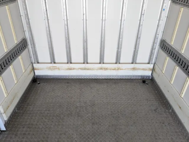 いすゞ エルフ TPG-NPR85AN(2WD)の写真18