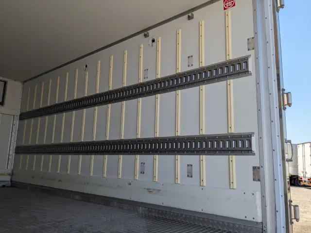 いすゞ エルフ TPG-NPR85AN(2WD)の写真22