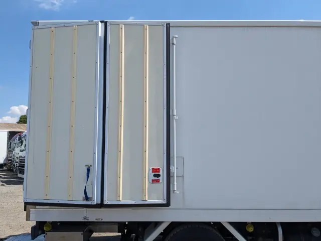 いすゞ エルフ TPG-NPR85AN(2WD)の写真33