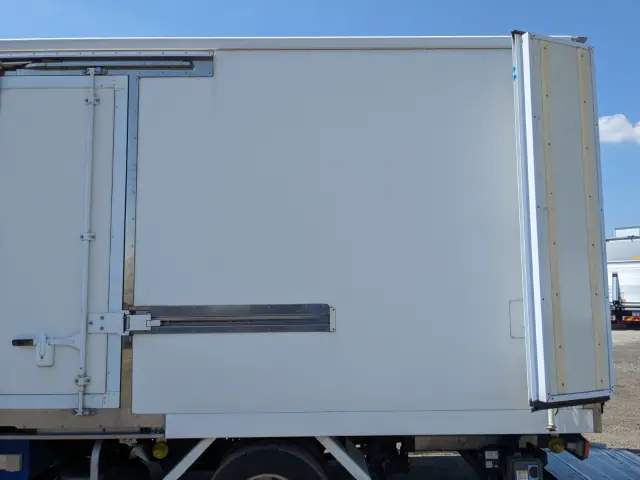 日野 デュトロ TPG-XZU712M(2WD)の写真24