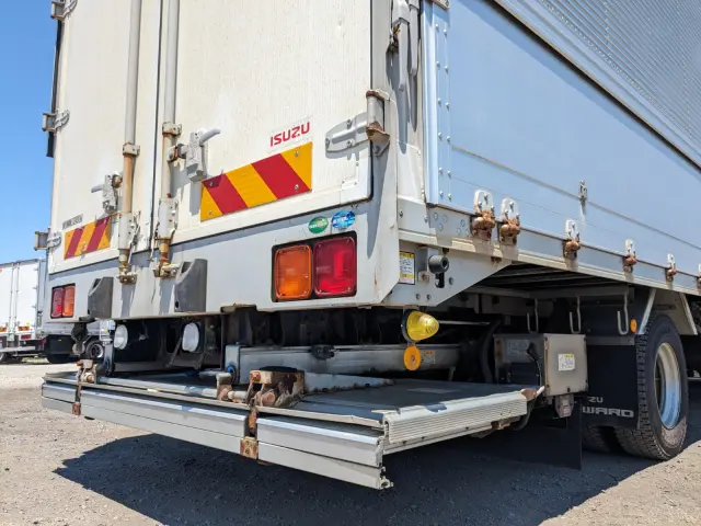 いすゞ フォワード 2PG-FRR90S2(2WD)の写真6