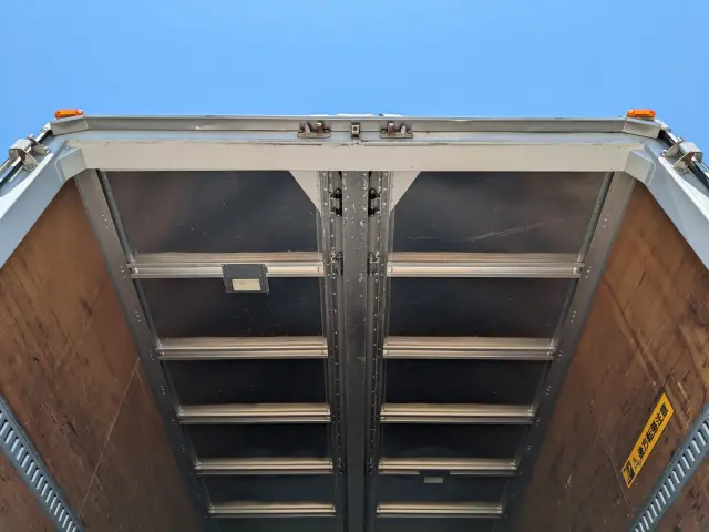 いすゞ フォワード 2PG-FRR90S2(2WD)の写真13