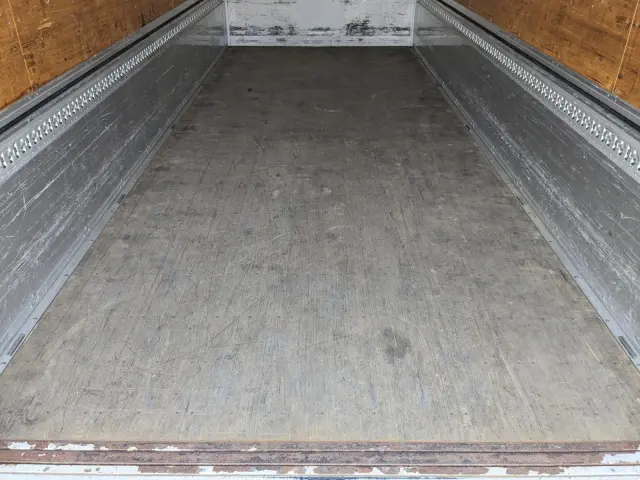 いすゞ フォワード 2PG-FRR90S2(2WD)の写真14