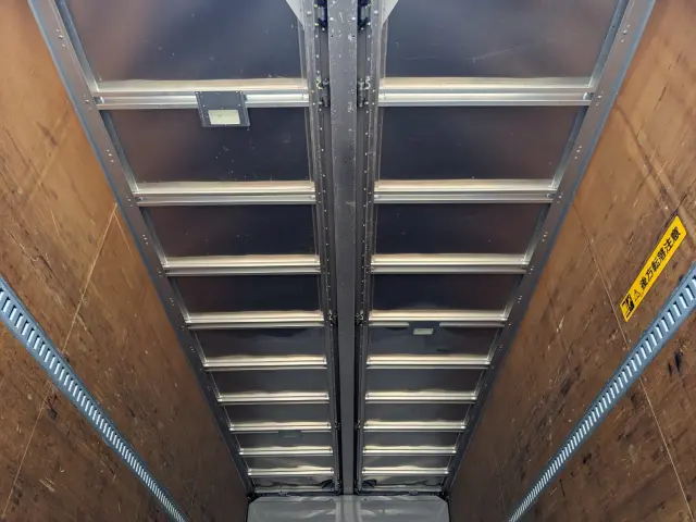 いすゞ フォワード 2PG-FRR90S2(2WD)の写真15