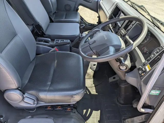 いすゞ フォワード 2PG-FRR90S2(2WD)の写真28