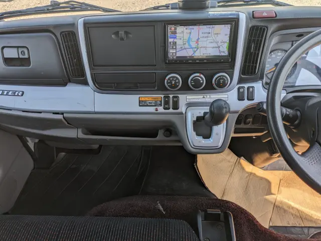 三菱 キャンター 2PG-FEA80(2WD)の写真4